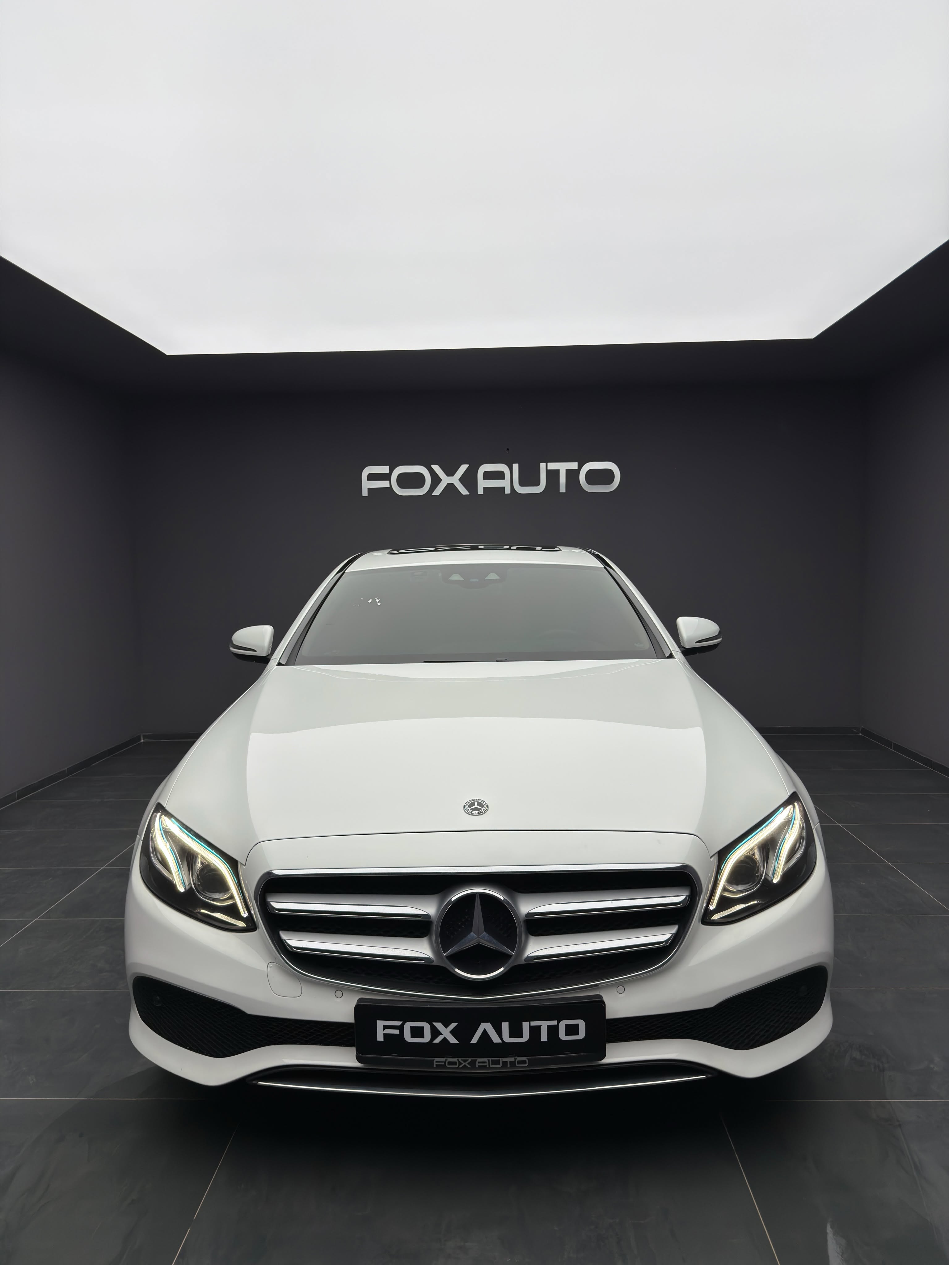 Mercedes Benz E220d 4Matic 9G Tronic